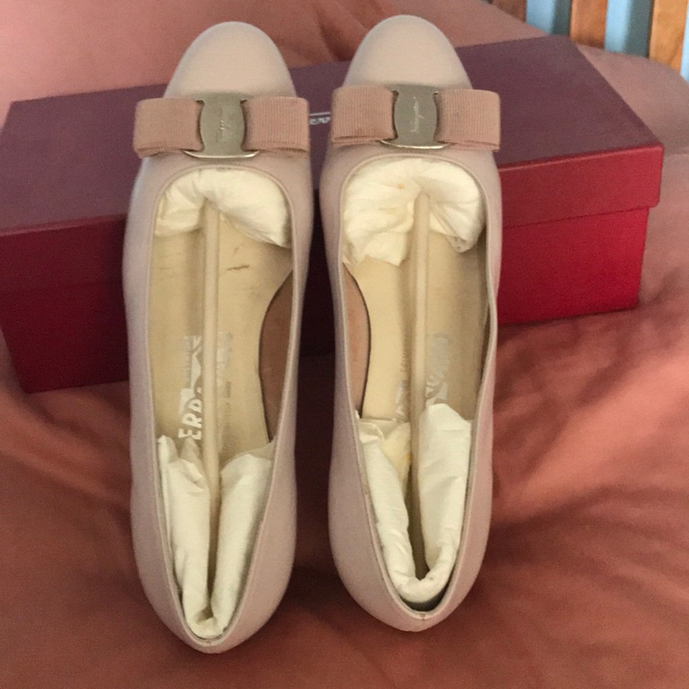 Ferragamo Vara pumps SZ 7C in orchid. - Picture 3 of 5
